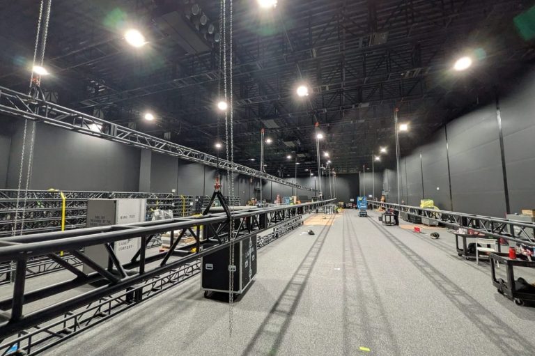 Rigger suspended in the air